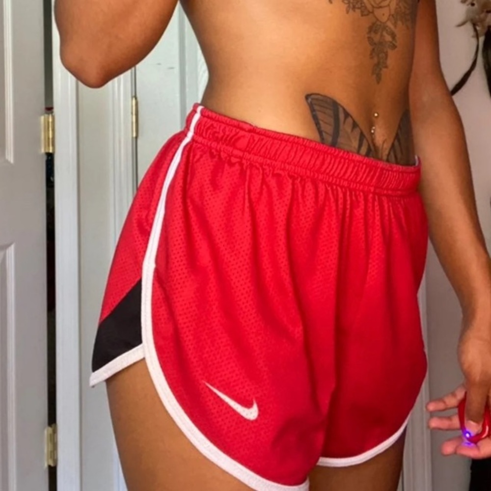 Nike Dri-FIT Shorts - Picture 2 of 6